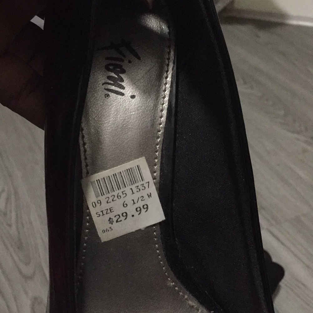 Beautiful shiny open toe heels with a suedes - Picture 4 of 5